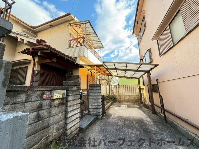 PH禁野本町中古戸建の駐車場