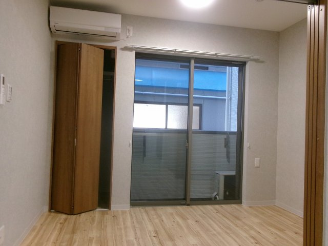 アルクグレイスの洋室