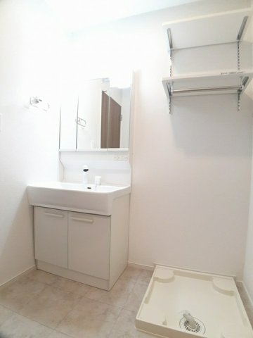 リヴェール西庄Ⅱの洗面所|広い洗面スペース