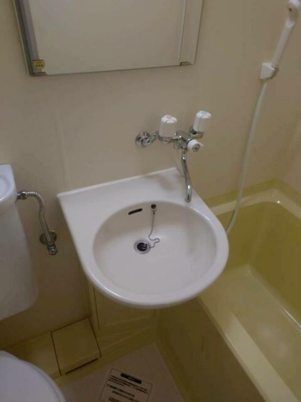 青木アパートメントの洗面所