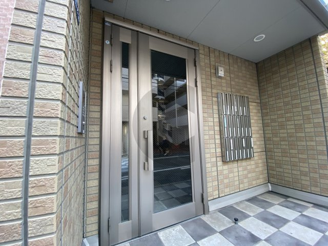 セジュールオッツ八戸ノ里のエントランス