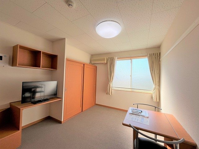 レオパレスサンエイの居間・リビング