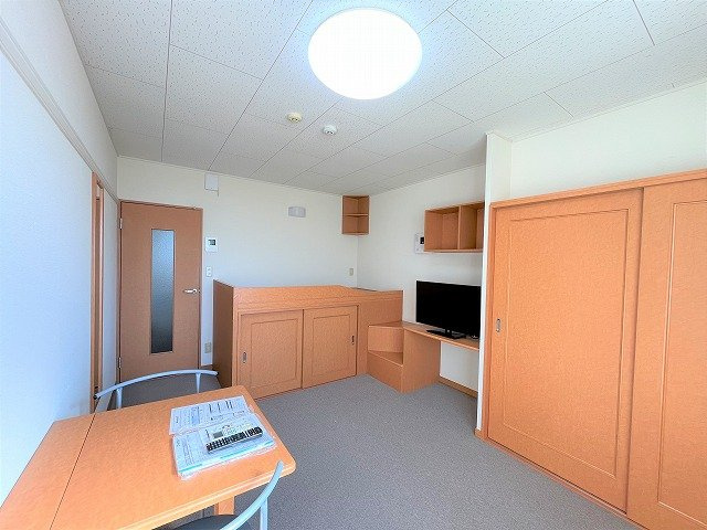 レオパレスサンエイの寝室