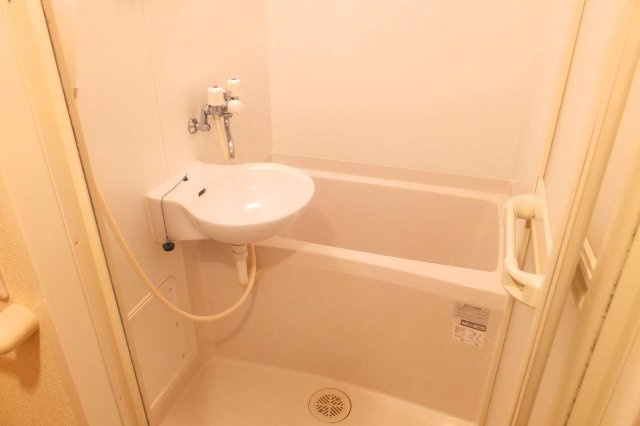 レオパレス観音の浴室