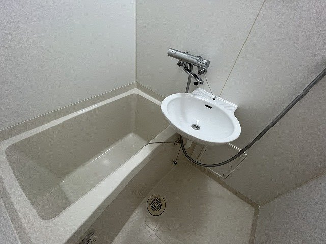 レオパレスハーレー　モリの浴室