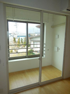 【内装】 | チェリー　ミル　Ｆ | 明るい色調の室内です