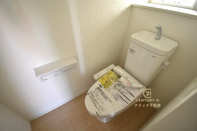 Cradlegarden　 ひたちなか市平磯遠原町　第2　3のトイレ|１階と２階、２ヶ所に清潔なトイレ。
毎日使う空間と機能だから、いつまでも清潔なスペースであってほしいのがトイレです。