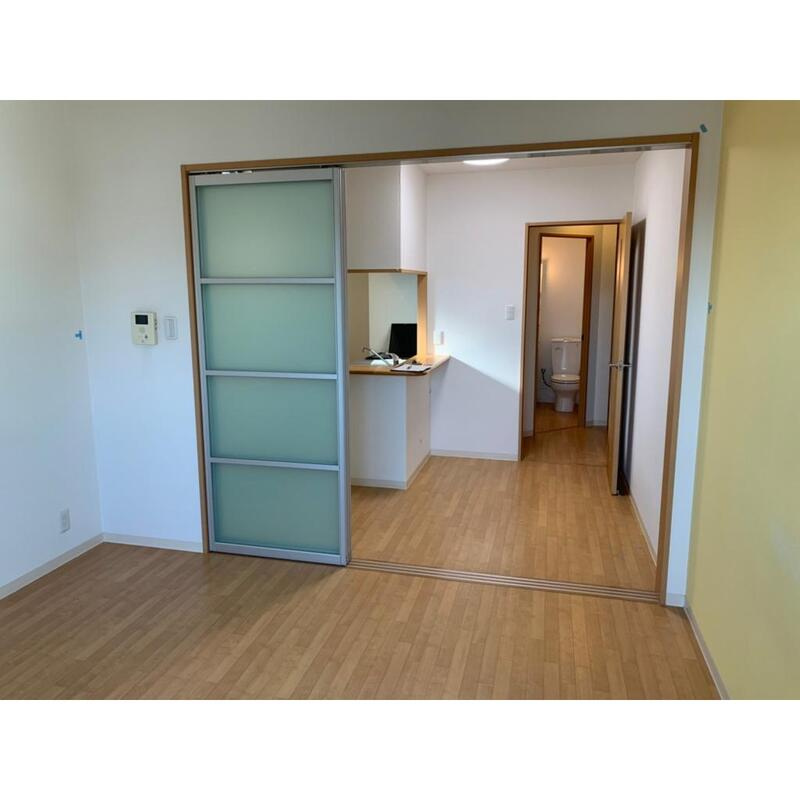 リタコートの居間・リビング