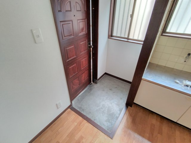 片山コーポラスの玄関