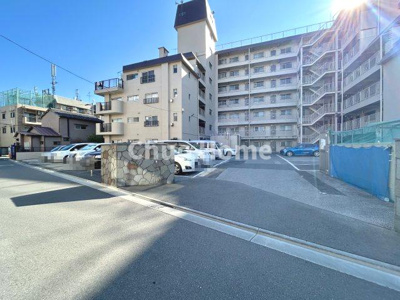 【駐車場】 | ニックハイムお花茶屋 | 【敷地内駐車場】最新の空き状況や費用などの詳細は担当スタッフまでお問い合わせください。