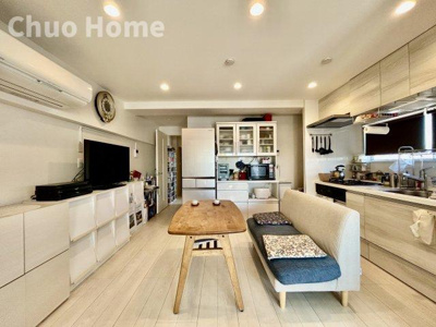 【居間・リビング】 | ニックハイムお花茶屋 | 【居間・リビング】「ＬＤＫは家族団らんをデザイン」広いＬＤＫでは家族が集まり一緒の時間を過ごせる工夫がされております。何気ない一日の当たり前のひとコマがいつか一生の宝物になります