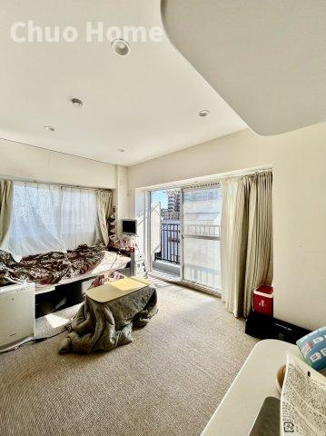 ニックハイムお花茶屋の洋室|【洋室】快適に過ごす条件は、一人ひとり違います。だからこそ飾り過ぎないシンプルな内装と偏り過ぎないデザインで統一しております。居住していく中でオーナー様だけの【マイホーム】に創り上げて下さい