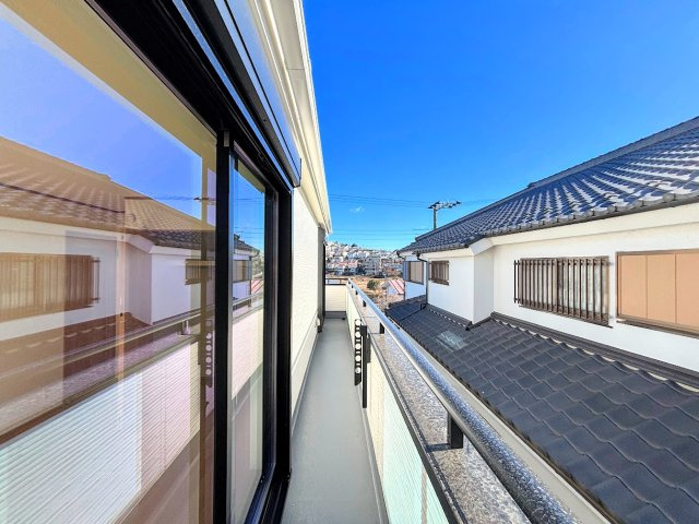 戸塚区汲沢町　新築戸建て　第２のバルコニー|◆日当たり良好なバルコニー！毎日のお洗濯にも嬉しいですね！
