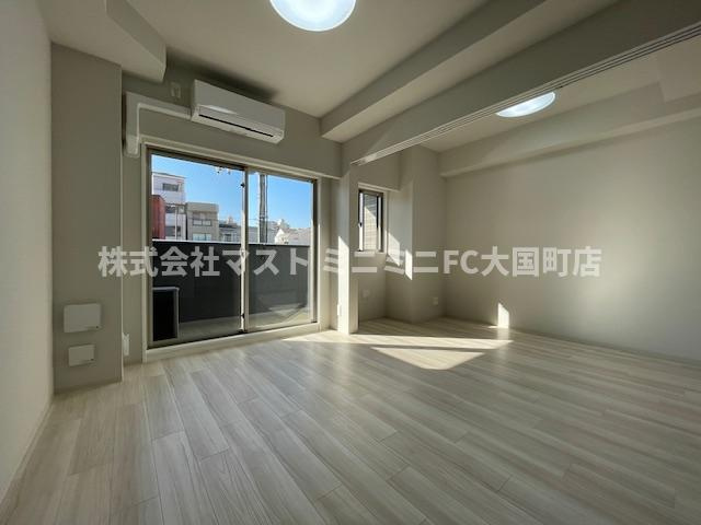 gm KOHAMAの居間・リビング