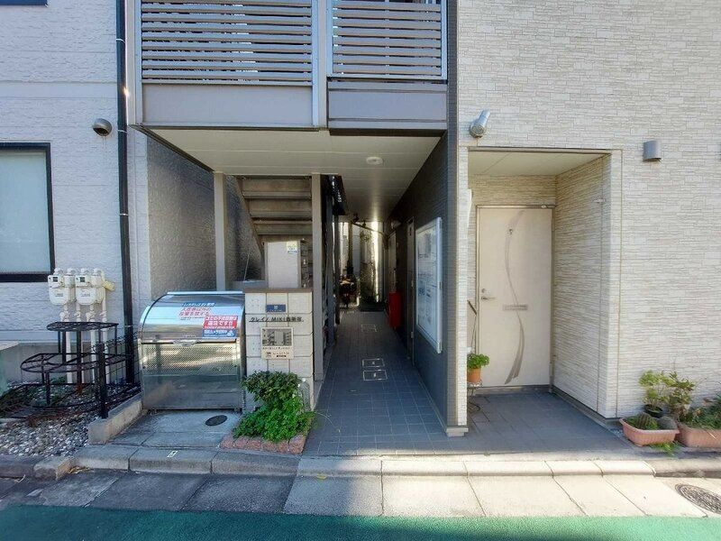 クレイノＭＩＫＩ西新宿 のエントランス|■防犯カメラ