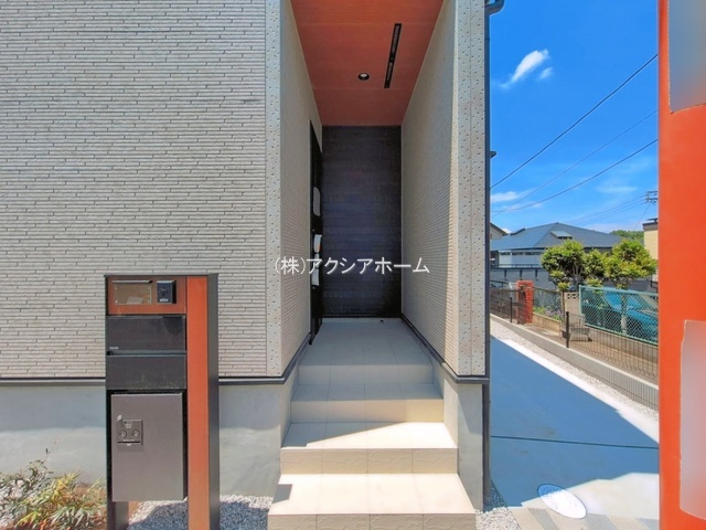 所沢市松郷・全1棟　新築一戸建　～LDK18.2帖～の玄関|2026年5月14日撮影