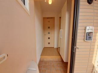 【玄関】 | スリーアロー　Ａ | ゆったりとした玄関です