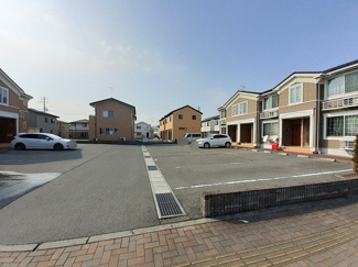 【駐車場】 | スリーアロー　Ａ | 駐車スペースもあります