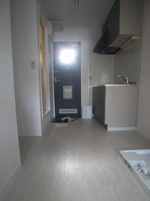 フォレスト松陰神社　駅近　バストイレ別　TVドアフォンの玄関