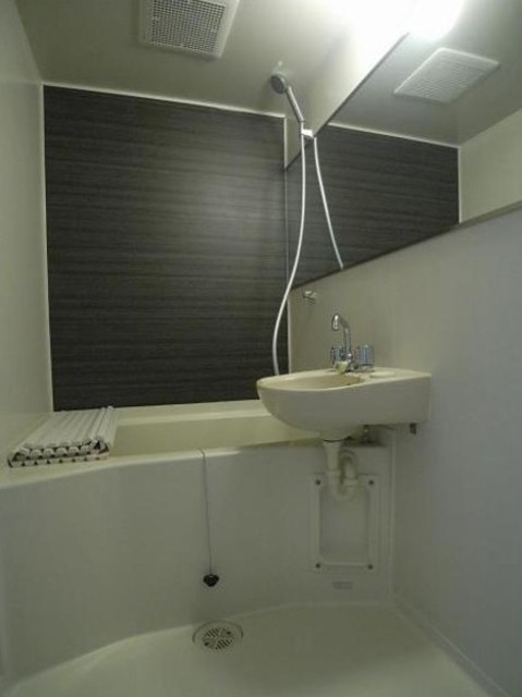 フォレスト松陰神社　駅近　バストイレ別　TVドアフォンの浴室