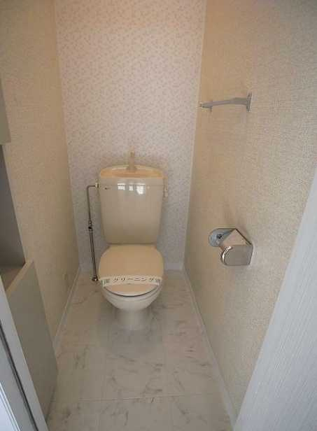 フォレスト松陰神社　駅近　バストイレ別　TVドアフォンのトイレ