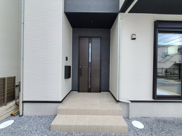 三郷市　戸ケ崎1丁目　新築戸建　全4棟の玄関|きれいな玄関です