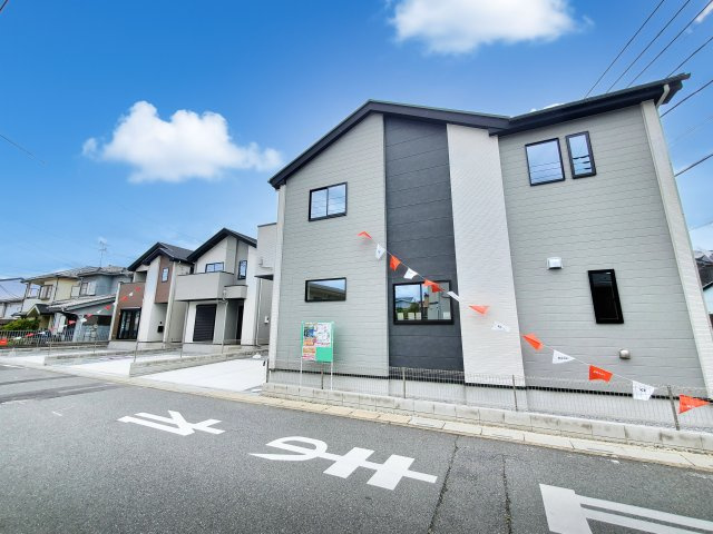三郷市　戸ケ崎1丁目　新築戸建　全4棟の前面道路含む現地写真|前面道路含む現地写真です