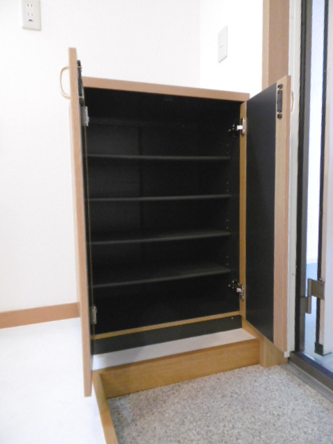 パルコート・Ｓの居間・リビング|下駄箱