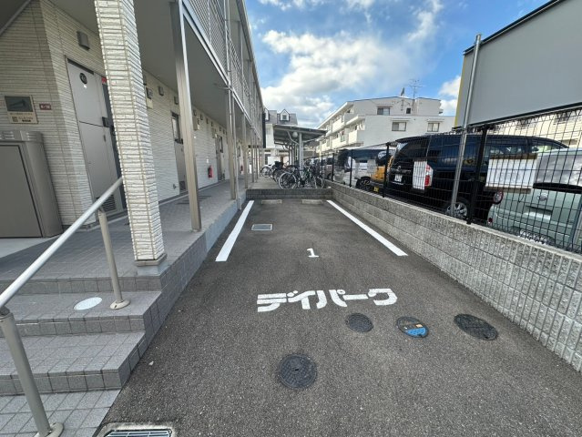 クレイノサウザンドリバーの駐車場