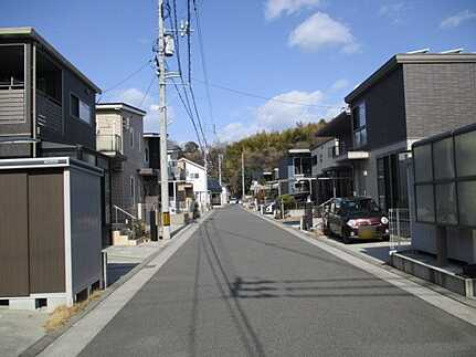 廿日市市阿品１丁目の前面道路含む現地写真
