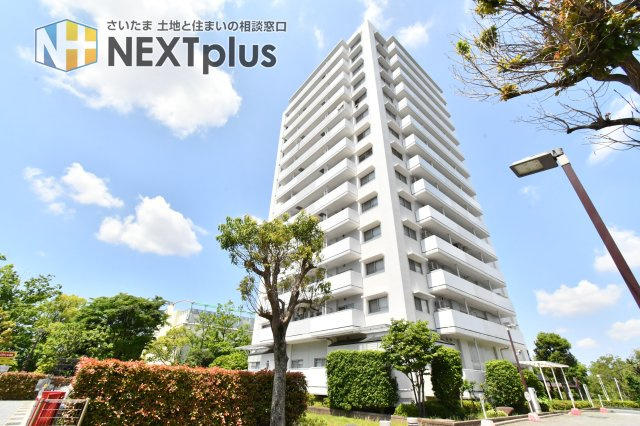 アーバンみらい東大宮東二番街の外観|JR宇都宮線『東大宮駅』バス乗車17分停歩2分、自転車ではJR宇都宮線『東大宮駅』・アーバンパークライン『七里駅』まで15分圏内です。小学校が目の前にありますので、お子様の通学も安心です。