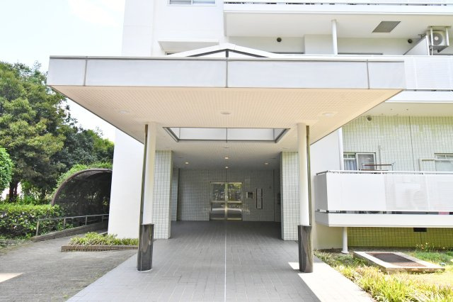 アーバンみらい東大宮東二番街のエントランス|■一人ひとりにあった資金計画やプランをご提案致します。「家を買って終わり」ではなく、「買ってからがスタート」と考え、ご提案します。ローンのご相談は私たちにお任せ下さい。