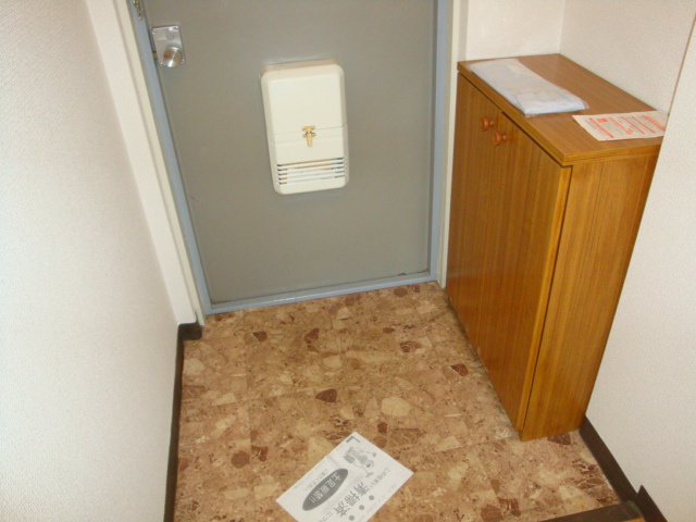 カーサ逆瀬川の玄関