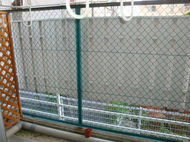 カーサ逆瀬川のバルコニー