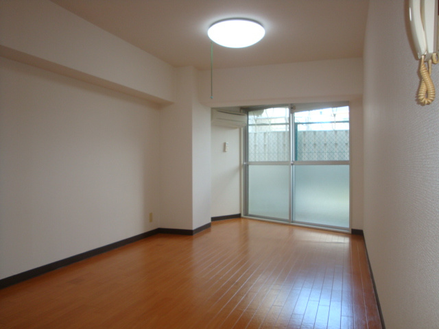 カーサ逆瀬川の寝室