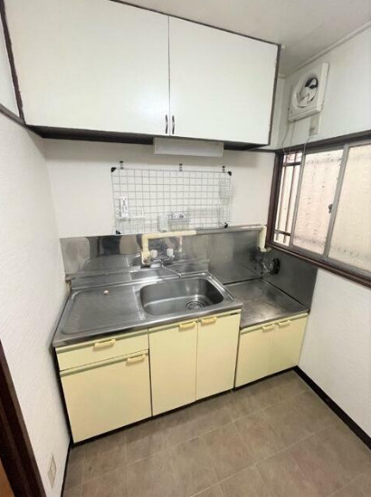中野区本町２丁目のアパートのキッチン