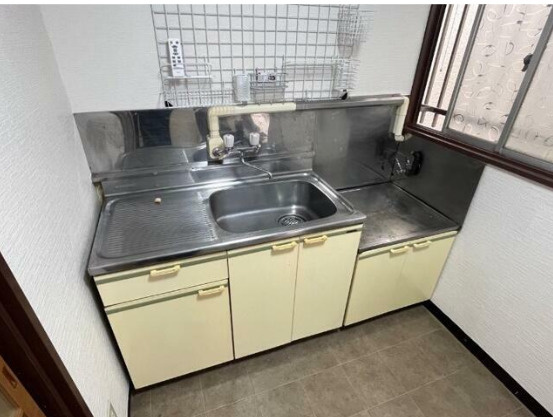 中野区本町２丁目のアパートのキッチン