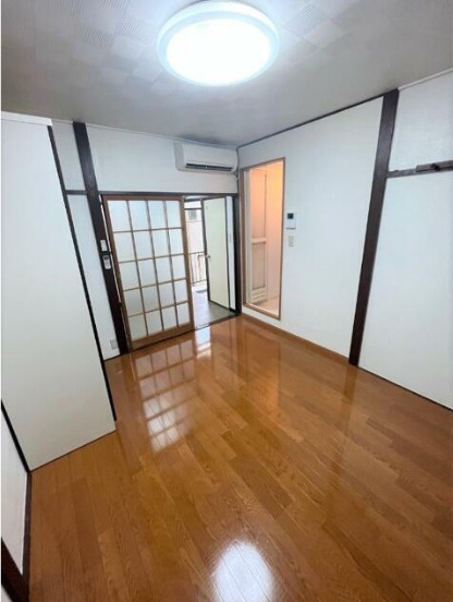 中野区本町２丁目のアパートの居間・リビング