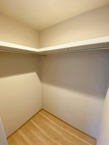 西七条名倉町　新築参考プランの完成予想図|【施工例】
ウォークインクローゼットはお洋服以外にも掃除機やスーツケースなども一箇所に集約できるのが魅力です！