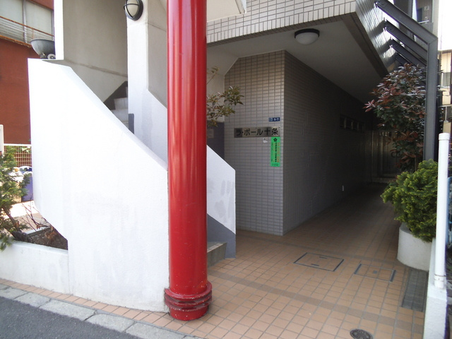 ラ・ポール十条のエントランス|入口部分です、オートロックつき★