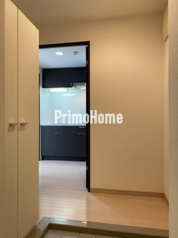 オーキッドプレイスの玄関