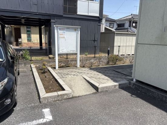 レオパレスボヌールのエントランス