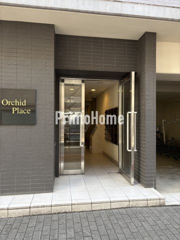 オーキッドプレイスのエントランス