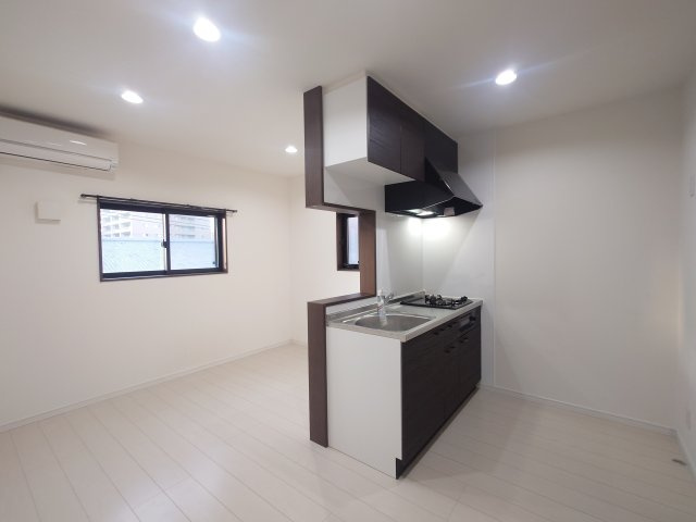 レヴァレント黒崎の居間・リビング