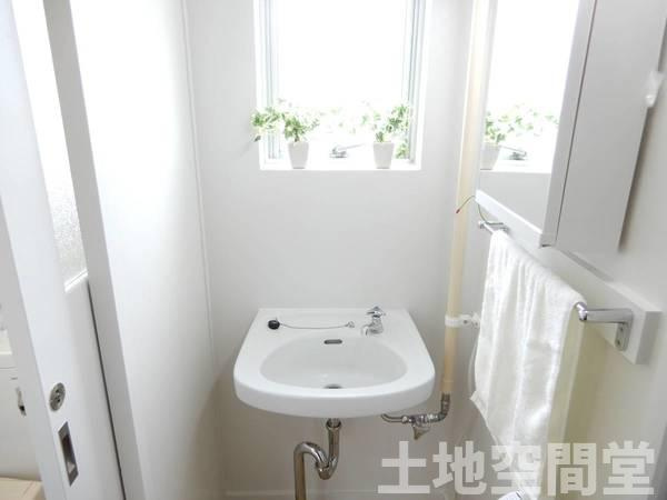 ビレッジハウス水巻2号棟の洗面所|モデルルームの写真です