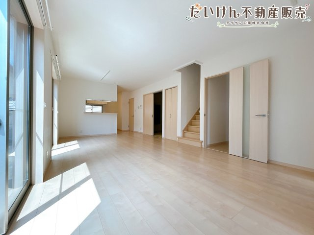 神戸市西区秋葉台1丁目　中古戸建の居間・リビング