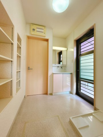 神戸市西区秋葉台1丁目　中古戸建の脱衣所