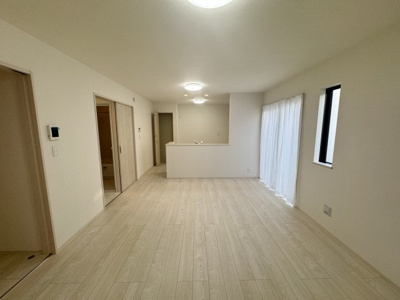 【居間・リビング】 | 南城市知念久手堅（全4棟）B号棟 | B号棟　LDK15.75帖♪