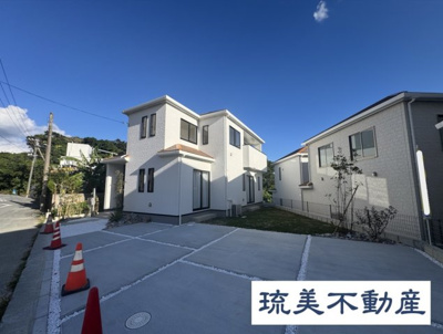 【外観】 | 南城市知念久手堅（全4棟）ラストB号棟 | B号棟　並列駐車4台可♪