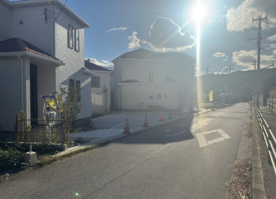 【前面道路含む現地写真】 | 南城市知念久手堅（全4棟）ラストB号棟 | ※北西側公道6.7m♪